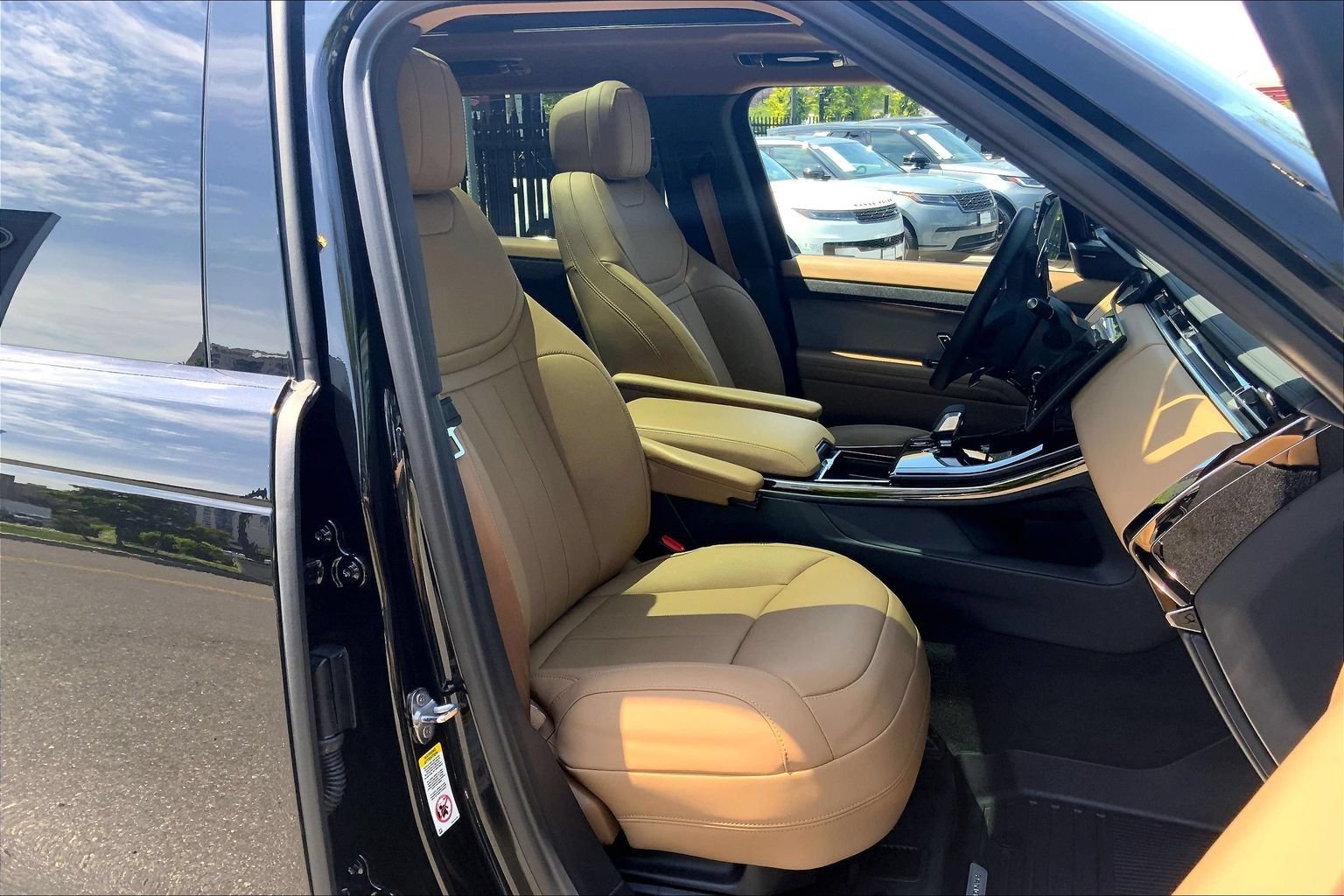 Certified 2026 Land Rover Range Rover Sport SE AWD/4WD image 8