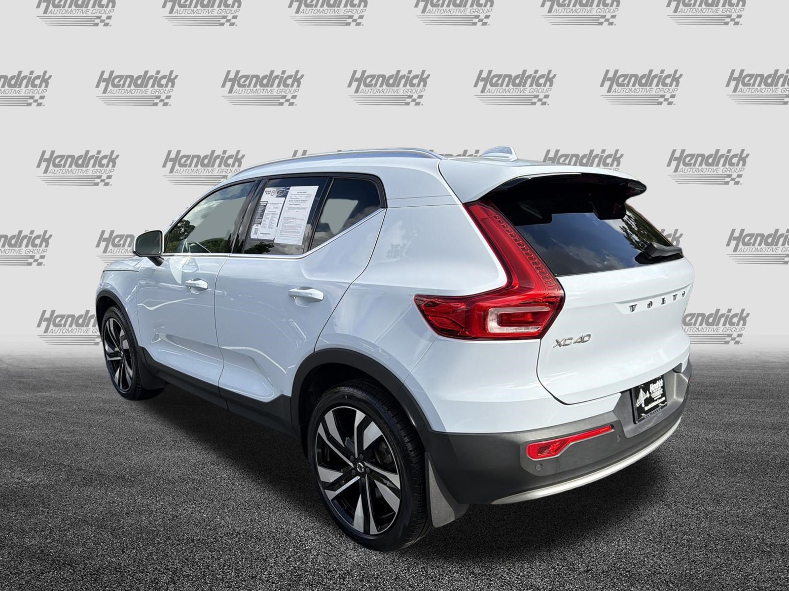 Certified 2024 Volvo XC40 B5 Ultimate w/ Protection Package Premier AWD/4WD image 8