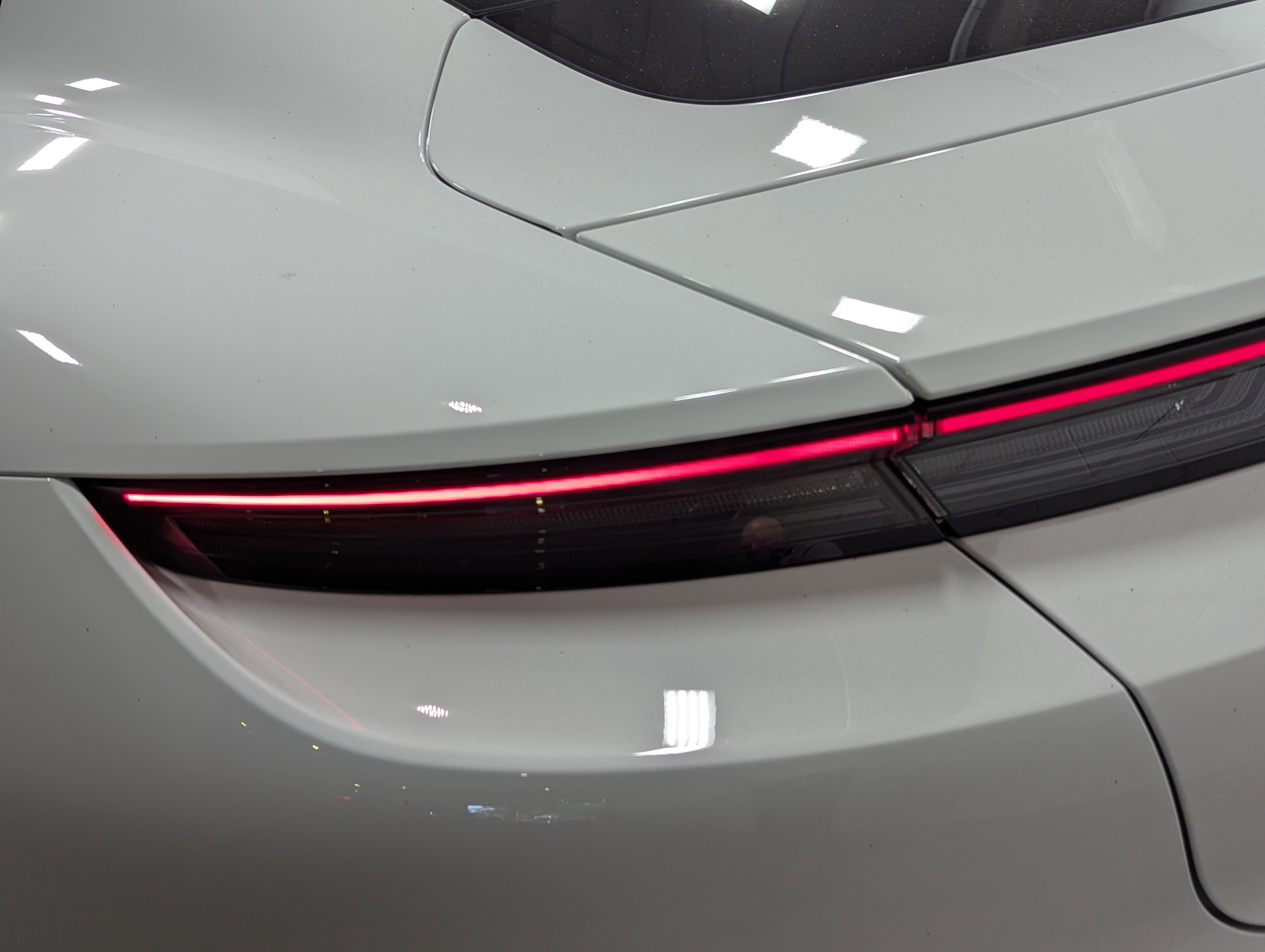 Used 2025 Porsche Taycan image 16