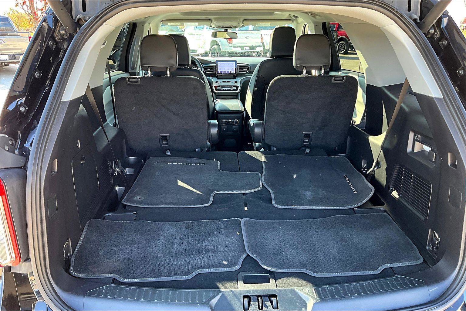 Used 2022 Ford Explorer XLT w/ Equipment Group 202A image 19