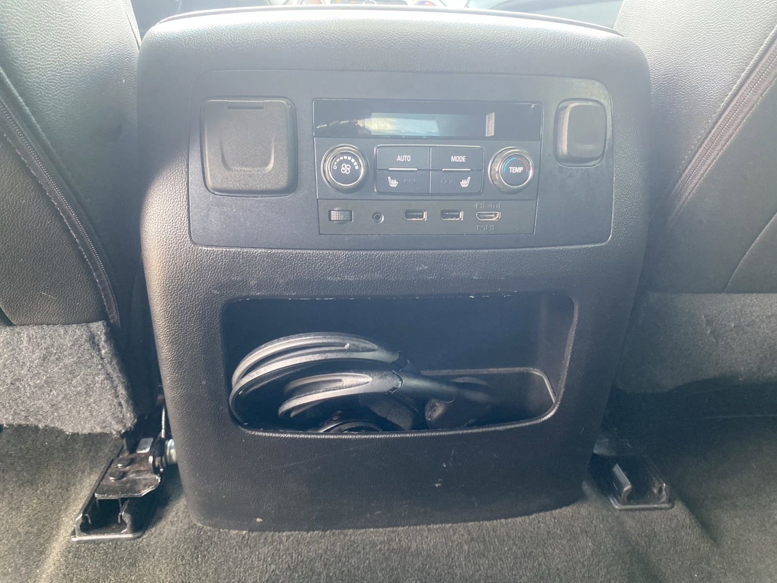 Used 2018 Chevrolet Tahoe Premier RWD image 25