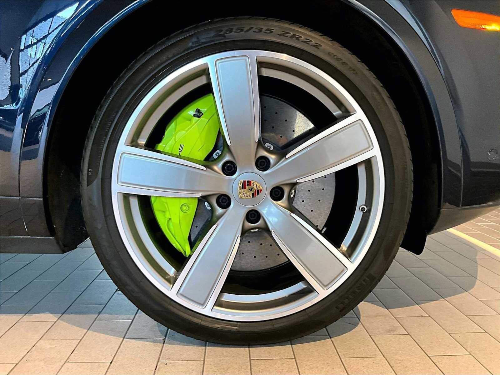 Used 2023 Porsche Cayenne Turbo S image 14