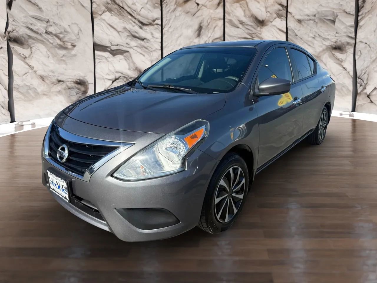 Used 2016 Nissan Versa SV image 7
