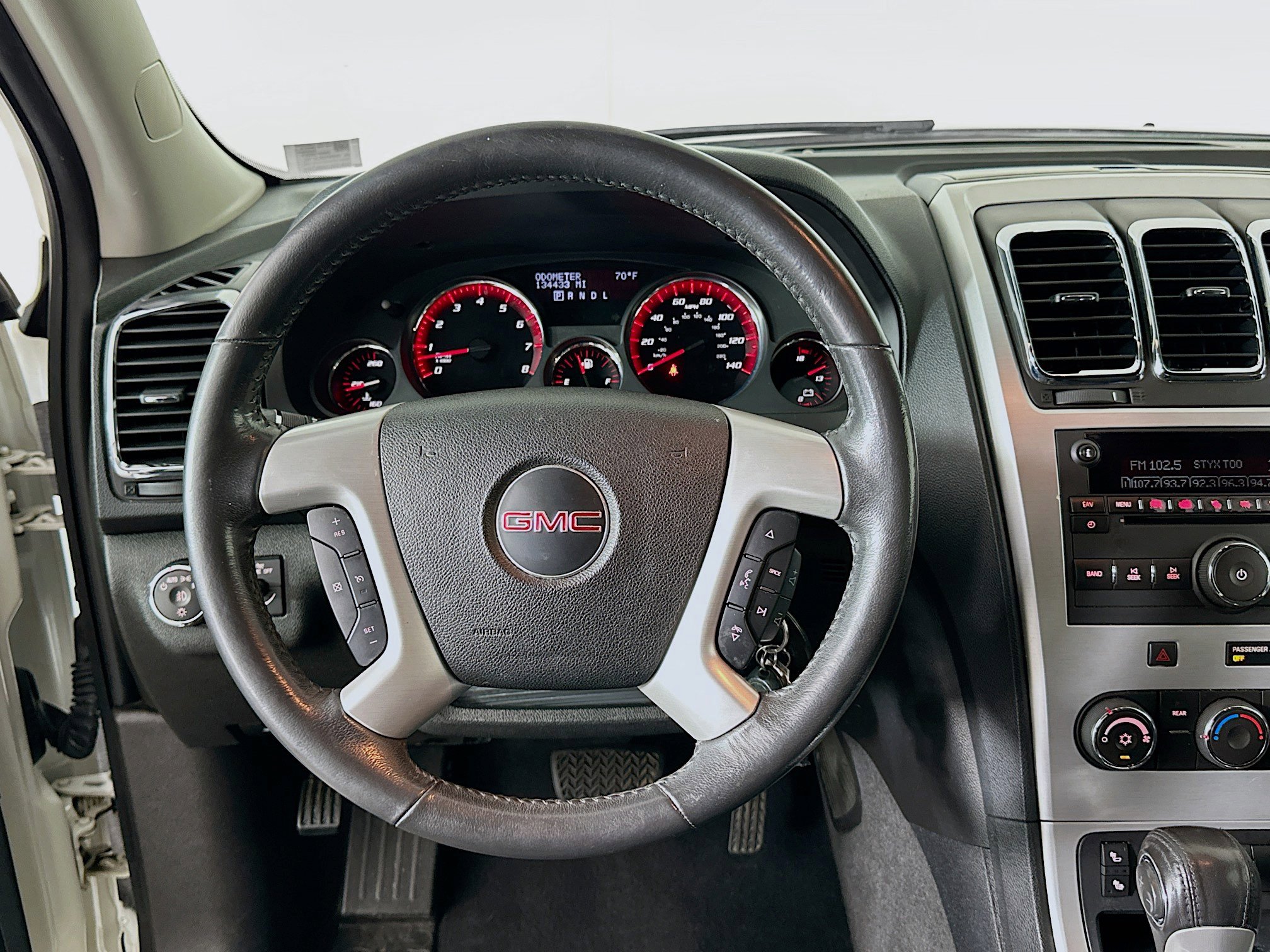 Used 2012 GMC Acadia SLE image 17