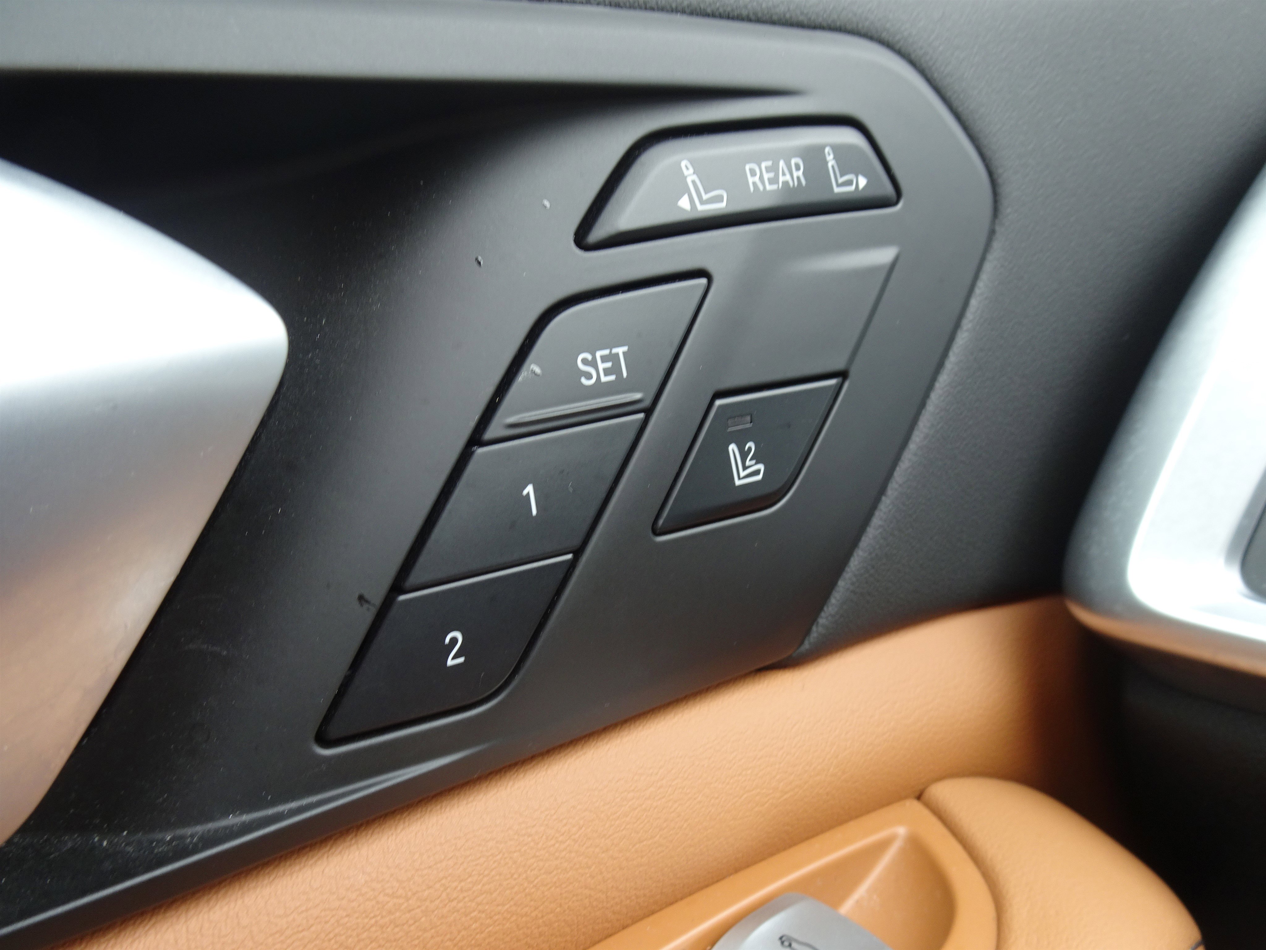 Used 2023 BMW X7 xDrive40i w/ Premium Package image 26