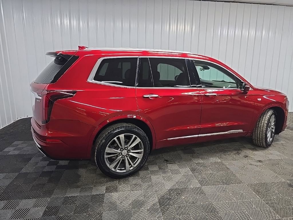 Used 2021 Cadillac XT6 Premium Luxury image 3