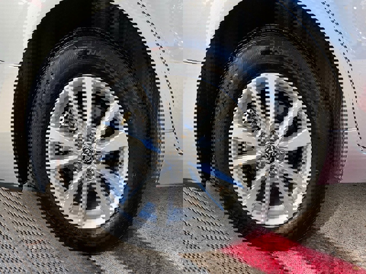 Used 2025 Toyota Camry LE image 9