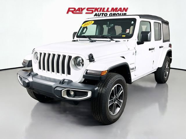 Used 2023 Jeep Wrangler Sahara image 3
