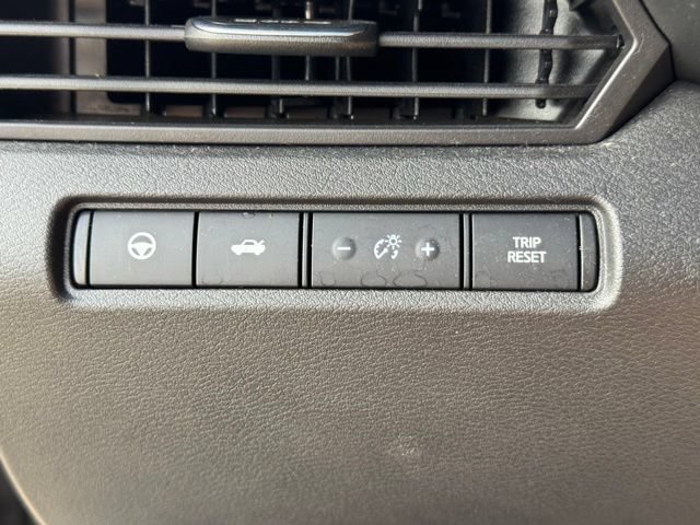 Used 2024 Nissan Altima 2.5 SV w/ SV Premium Package FWD image 27