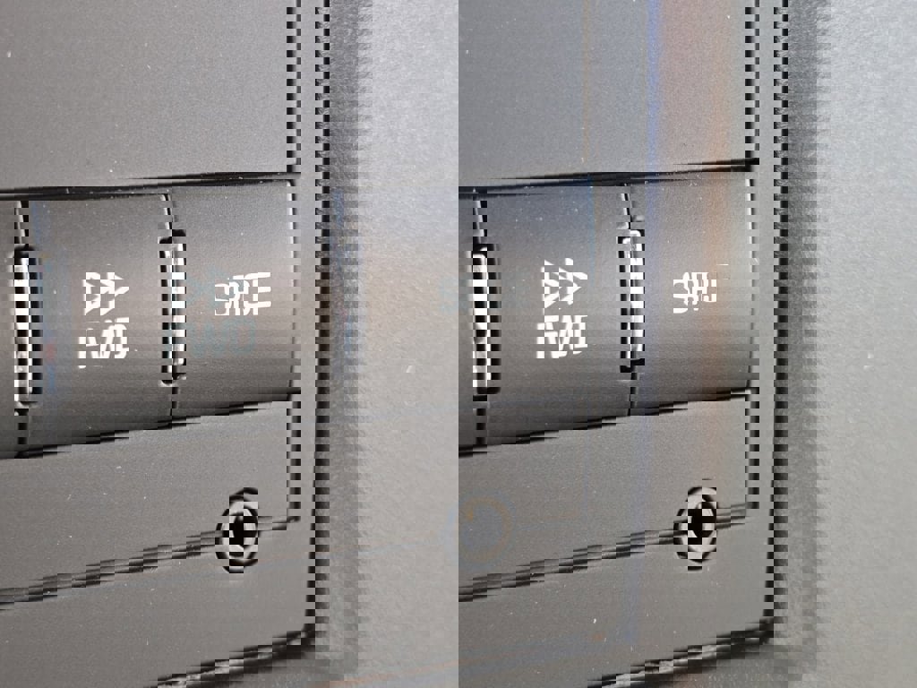 New 2026 Chevrolet Express 2500 Extended w/ Driver Convenience Package image 4