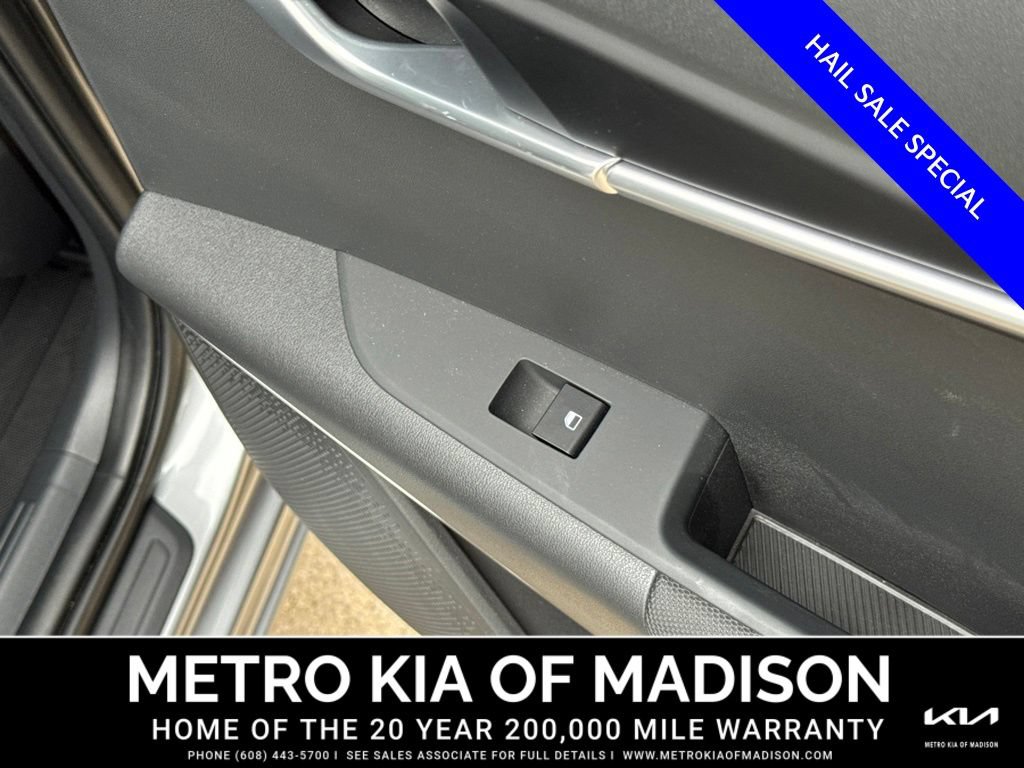 Used 2025 Kia Niro EX Touring FWD image 34