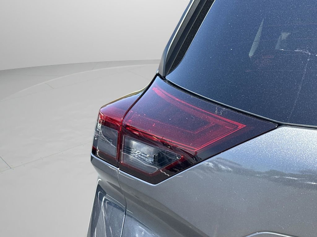 Certified 2022 Nissan Rogue SV FWD image 43