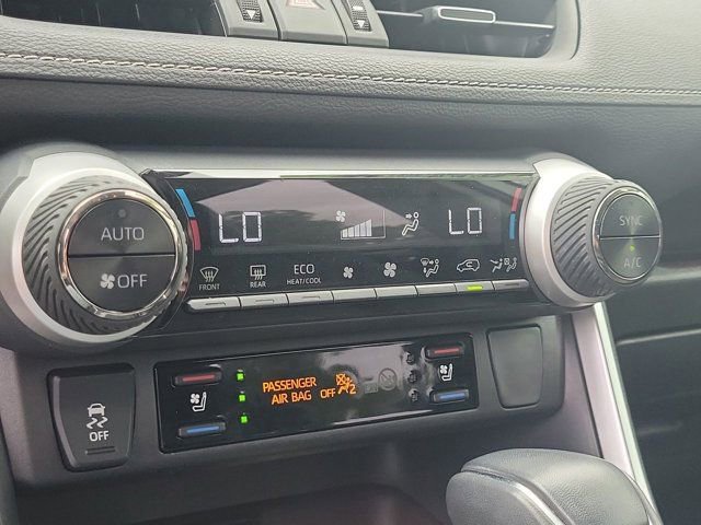Used 2019 Toyota RAV4 Limited AWD/4WD image 30