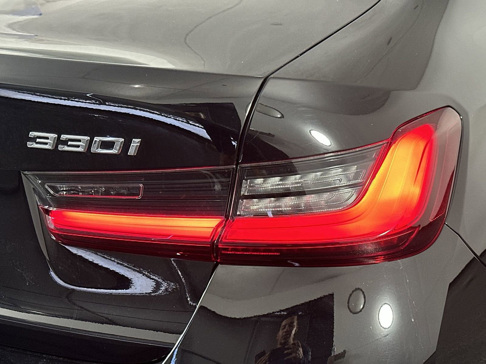 Used 2025 BMW 330i Sedan w/ Premium Package image 26