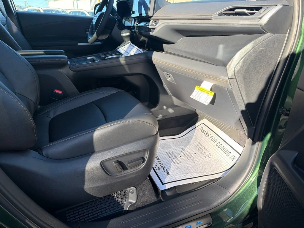 Used 2026 Toyota Sienna XLE Woodland Edition AWD/4WD image 9
