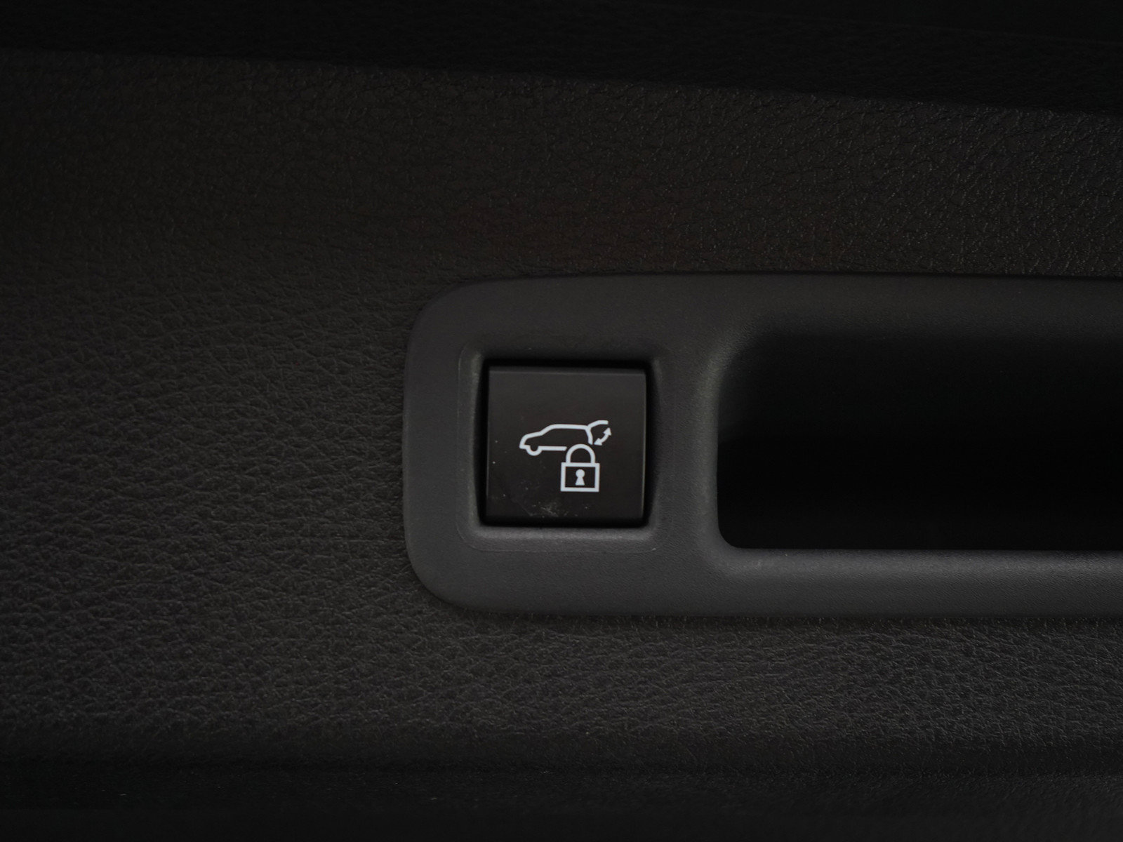 Used 2025 Toyota Sienna XLE AWD/4WD image 19