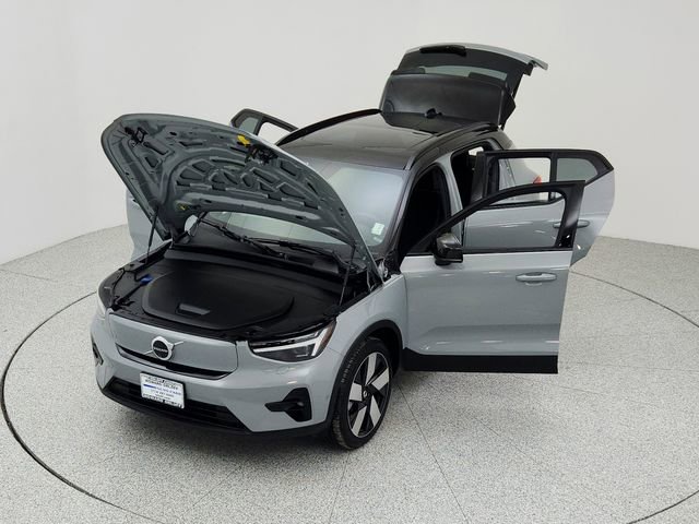 Certified 2024 Volvo XC40 Recharge Ultimate w/ Protection Package Premier image 17