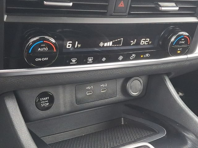 Used 2025 Nissan Rogue SV AWD/4WD image 15