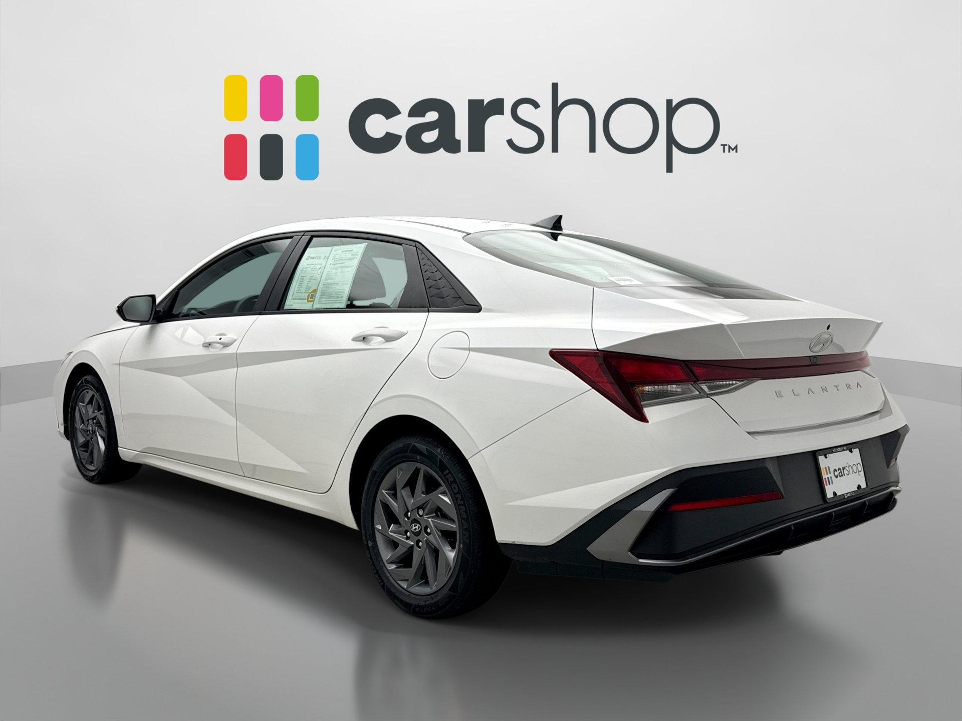 Used 2024 Hyundai Elantra SEL FWD image 3