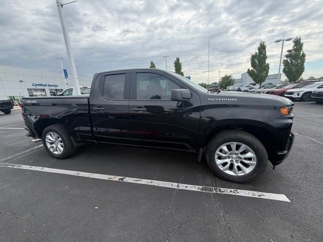 Used 2019 Chevrolet Silverado 1500 Custom w/ Custom Convenience Package AWD/4WD image 4