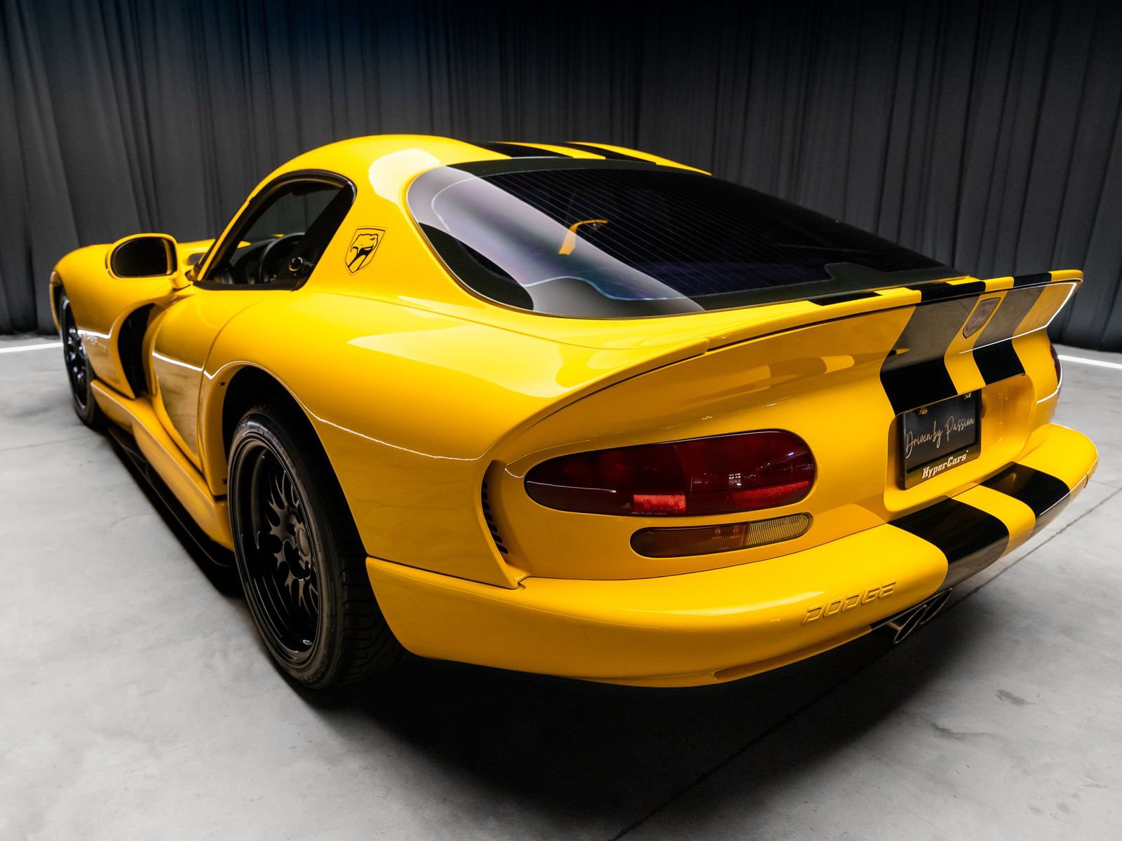 Used 2001 Dodge Viper GTS RWD image 14