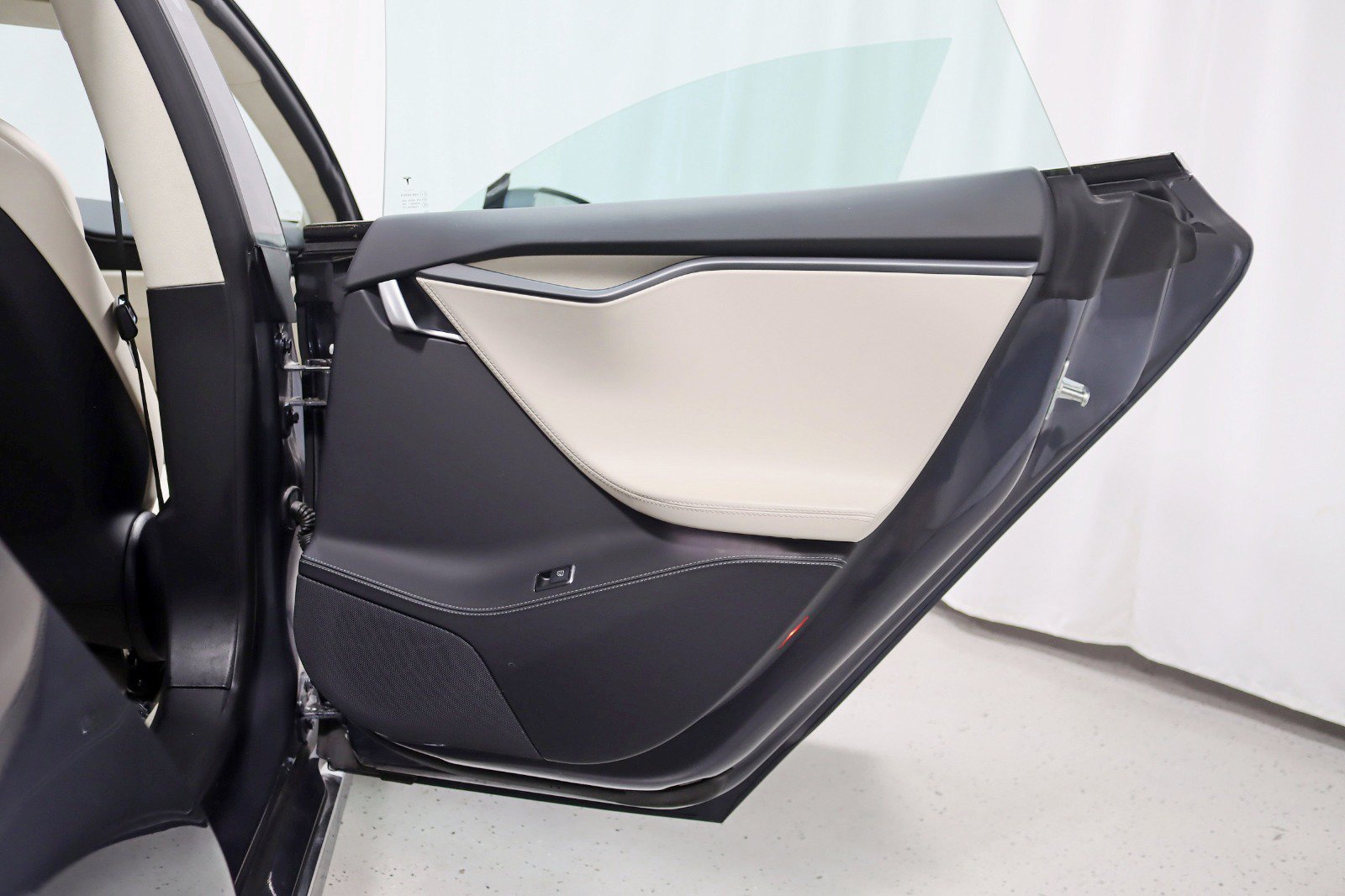 Used 2019 Tesla Model S 100D AWD/4WD image 35