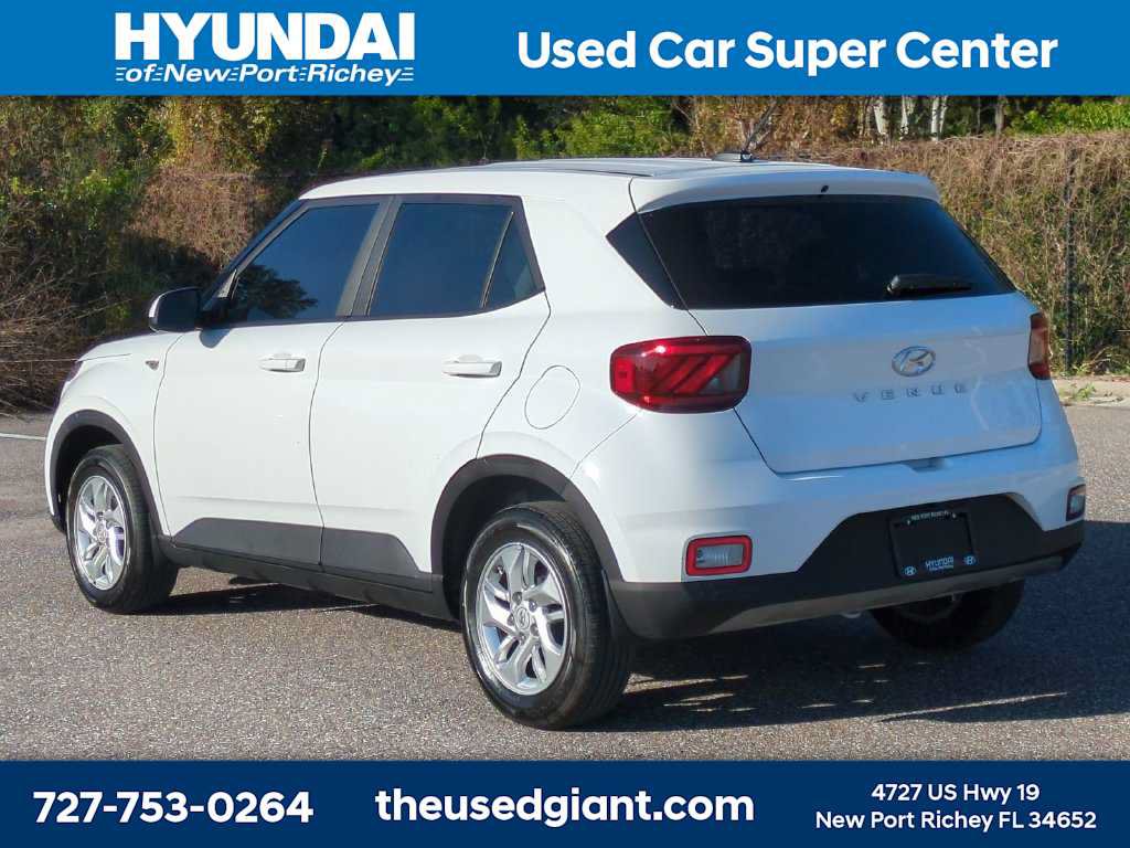 Used 2026 Hyundai Venue SE FWD image 3
