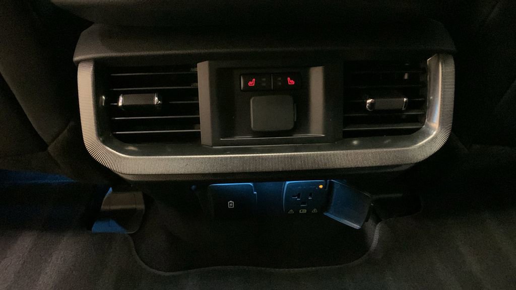 Certified 2024 Ford F150 Platinum w/ Equipment Group 702A High image 28