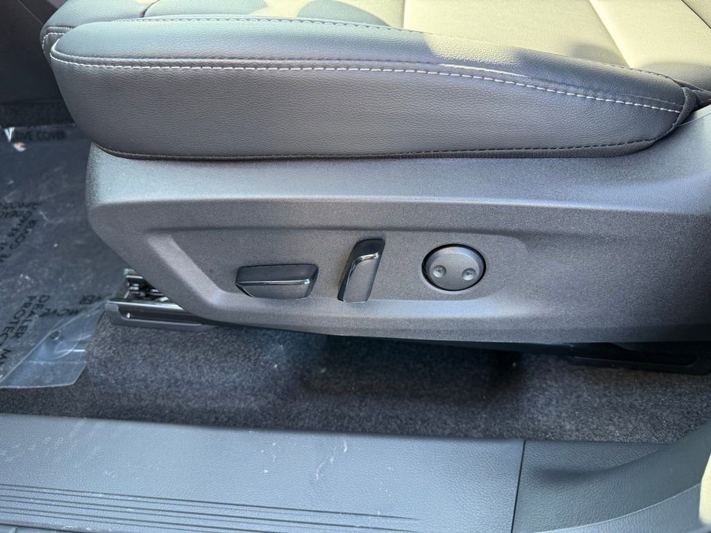 New 2025 Nissan Murano SL image 7