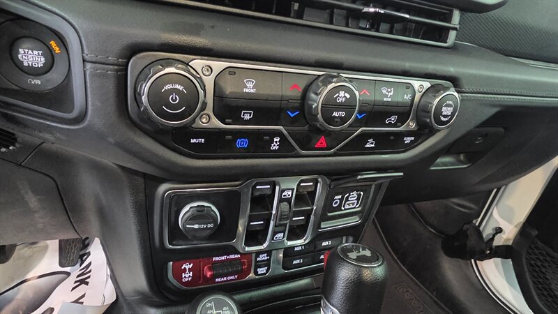 Used 2024 Jeep Wrangler Unlimited Rubicon 4xe AWD/4WD image 18
