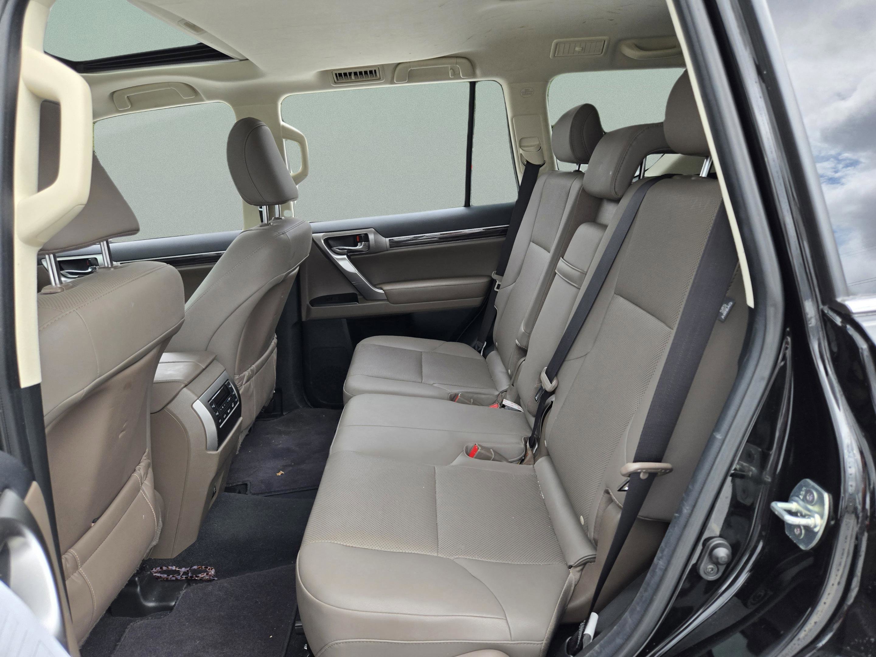 Used 2023 Lexus GX 460 Premium w/ Premium Package AWD/4WD image 22