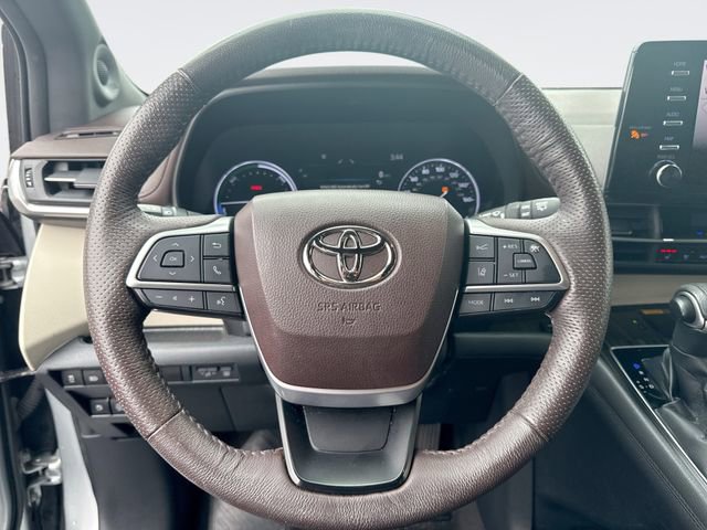 Used 2021 Toyota Sienna Platinum FWD image 14