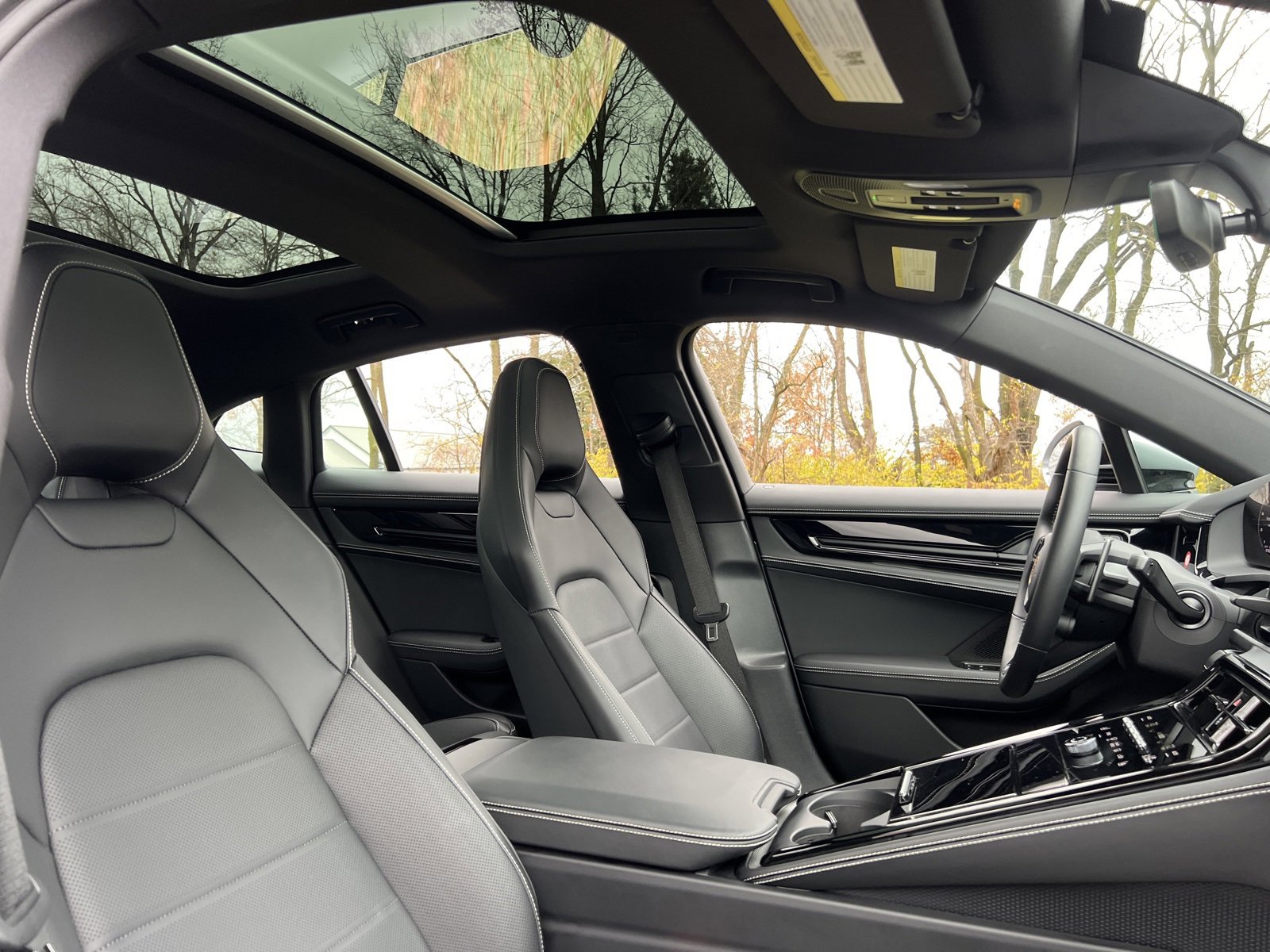 Certified 2025 Porsche Panamera 4 image 24