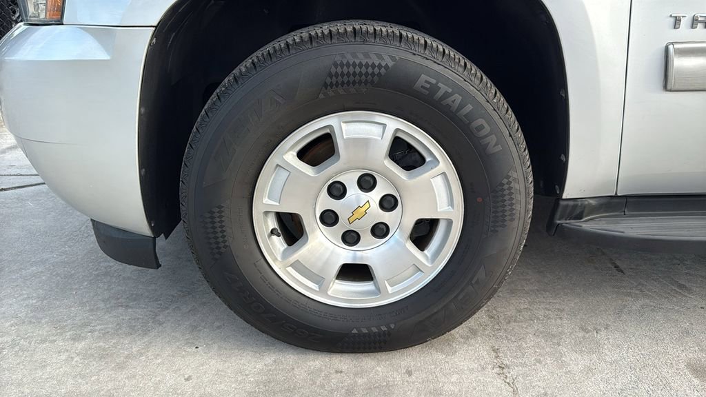 Used 2014 Chevrolet Tahoe LT RWD image 18