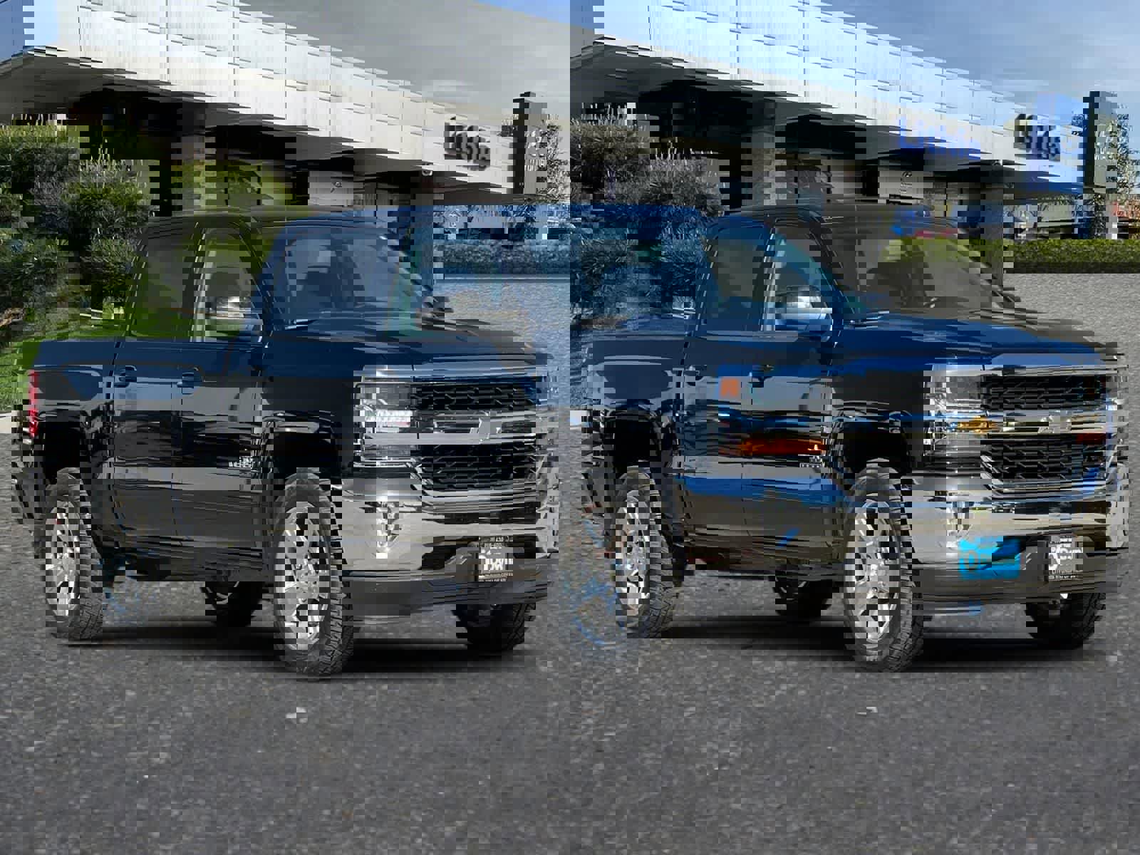 Used 2018 Chevrolet Silverado 1500 LT w/ Texas Edition RWD image 10