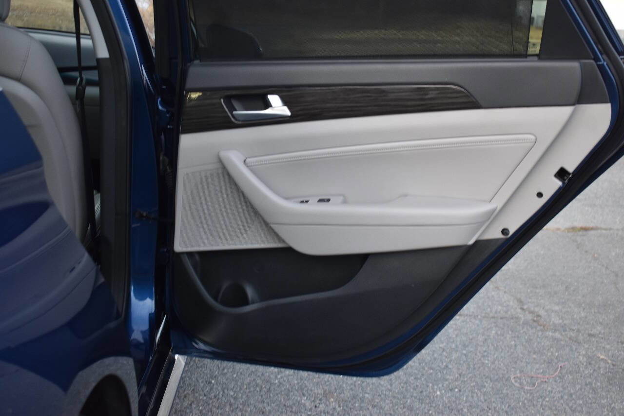 Used 2015 Hyundai Sonata Limited w/ Option Group 06 image 14