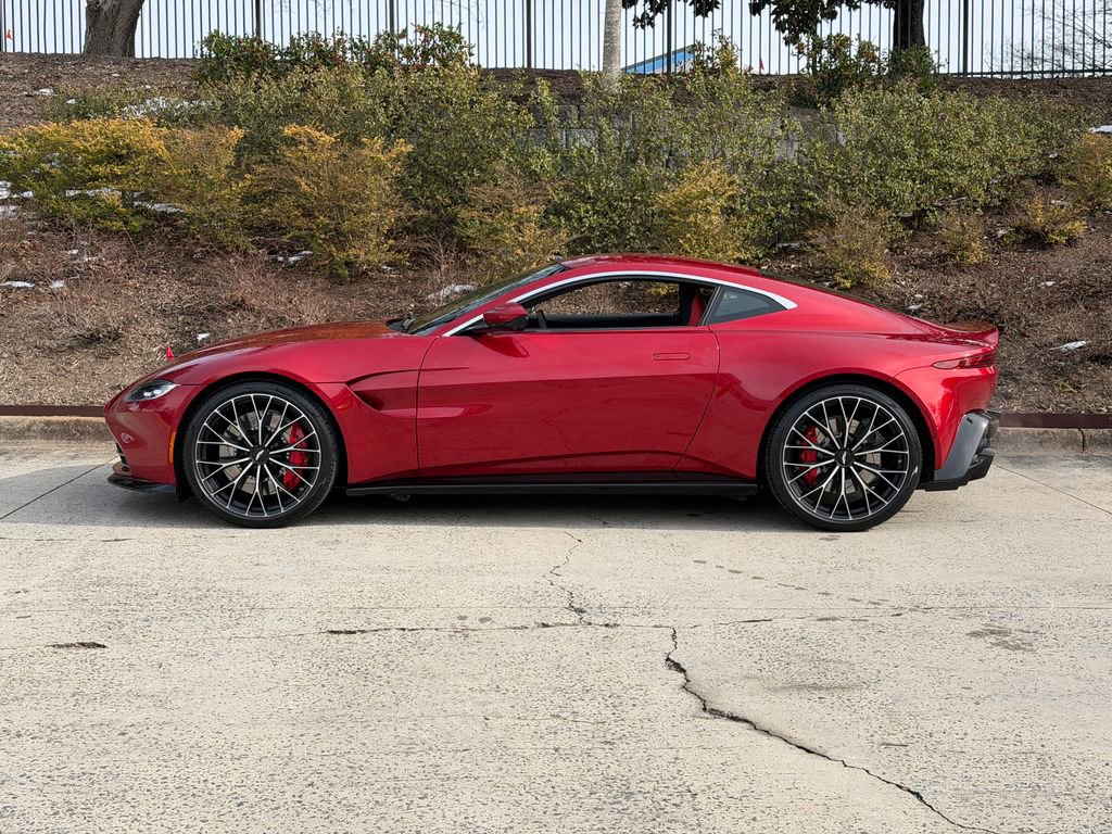 Used 2023 Aston Martin V8 Vantage Coupe image 17