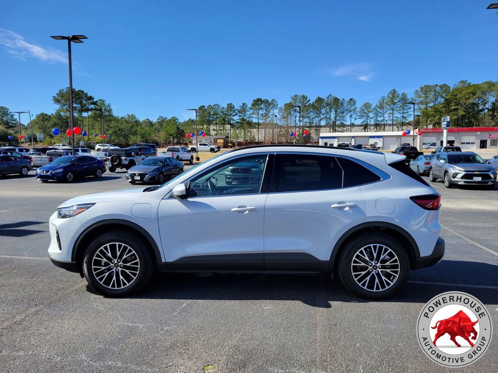 Certified 2025 Ford Escape SE w/ PHEV Premium Package image 3