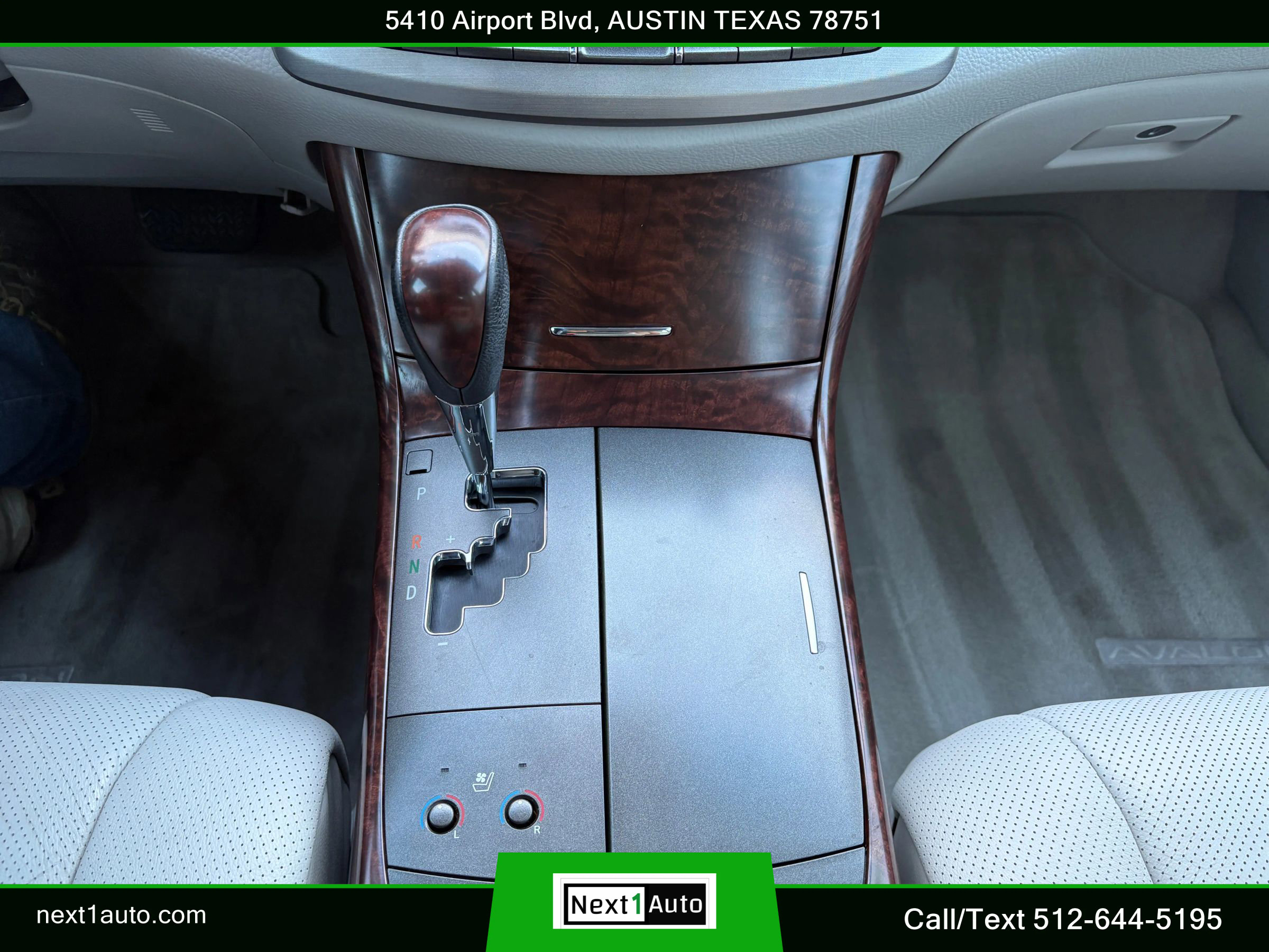 Used 2012 Toyota Avalon Limited image 24