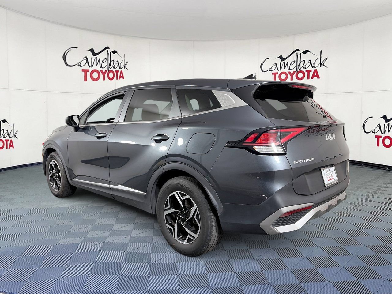 Used 2025 Kia Sportage LX FWD image 5