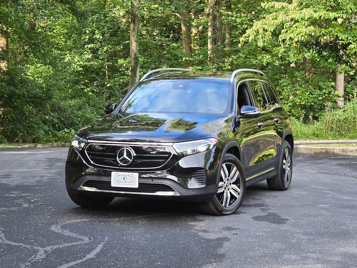 Used 2023 Mercedes-Benz EQB 300 4MATIC w/ Pinnacle Package