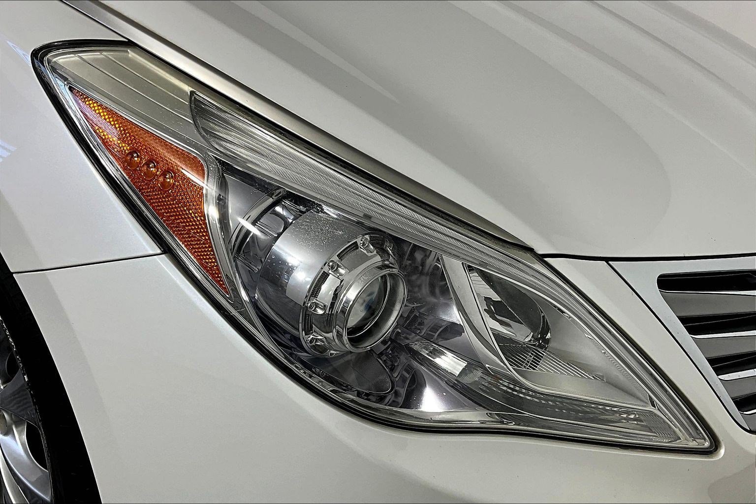 Used 2013 Hyundai Azera FWD image 32