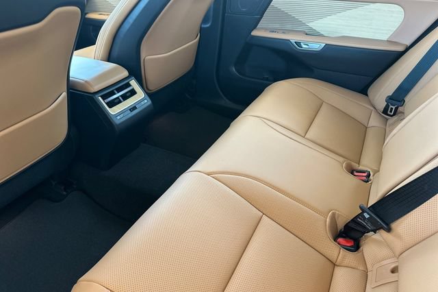 New 2026 Lexus ES 350e FWD image 10