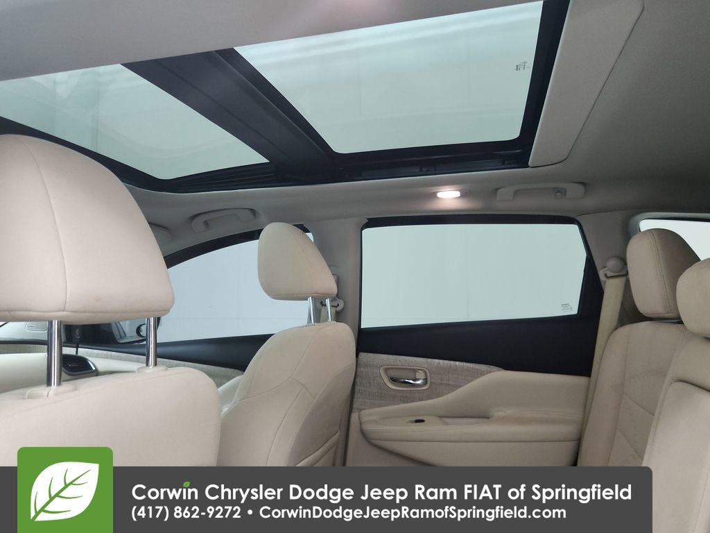 Used 2019 Nissan Murano SV w/ Premium Package image 28