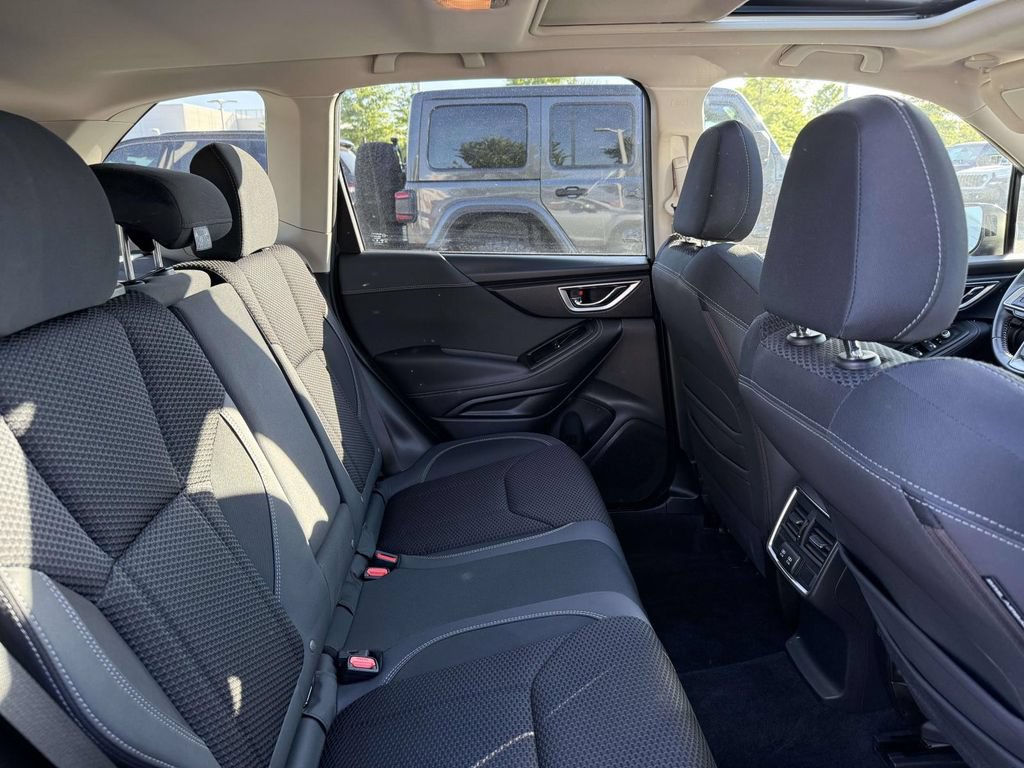 Used 2019 Subaru Forester Premium AWD/4WD image 16