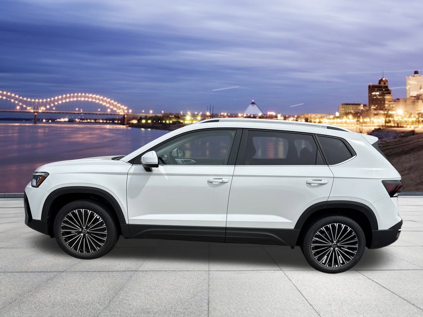 New 2025 Volkswagen Taos SE image 2