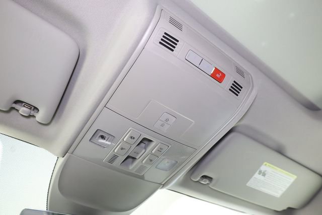 Used 2023 Volkswagen Taos SEL image 26