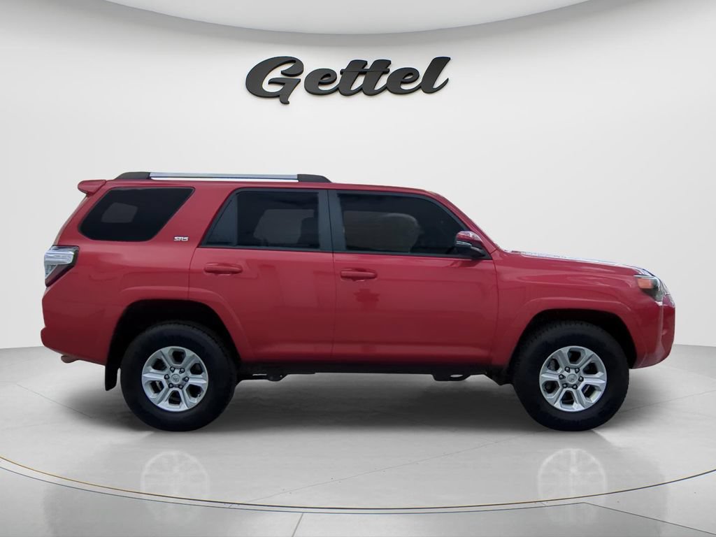 Used 2021 Toyota 4Runner SR5 Premium w/ Moonroof Package AWD/4WD image 4