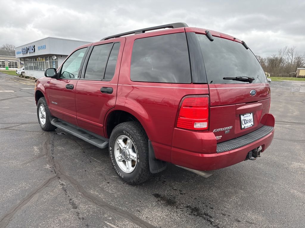 Used 2004 Ford Explorer XLT AWD/4WD image 2