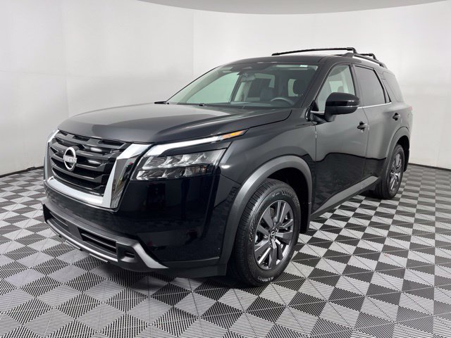Used 2025 Nissan Pathfinder SV w/ SV Premium Package AWD/4WD image 6